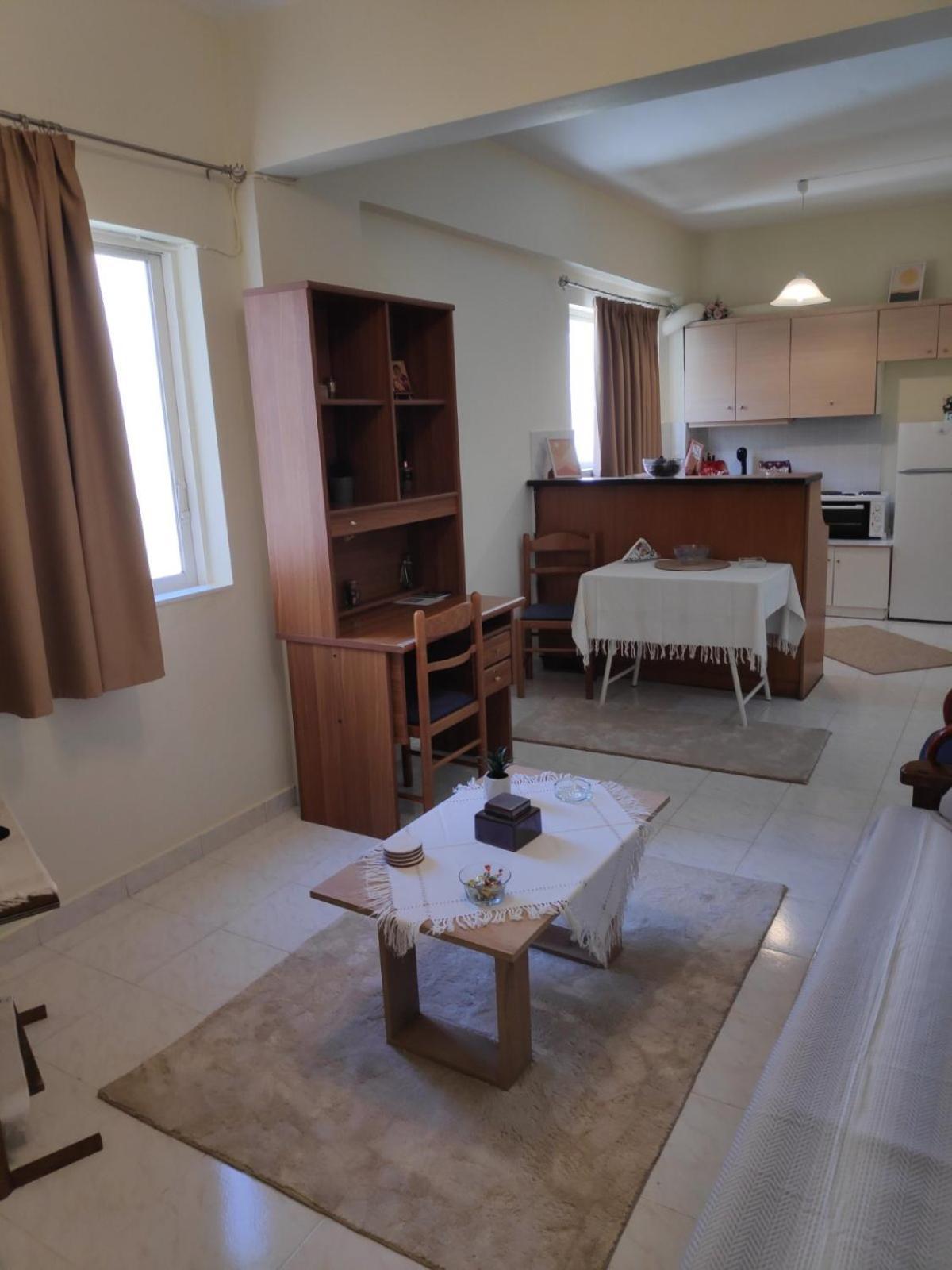 Mary'S Home Каламата Екстер'єр фото